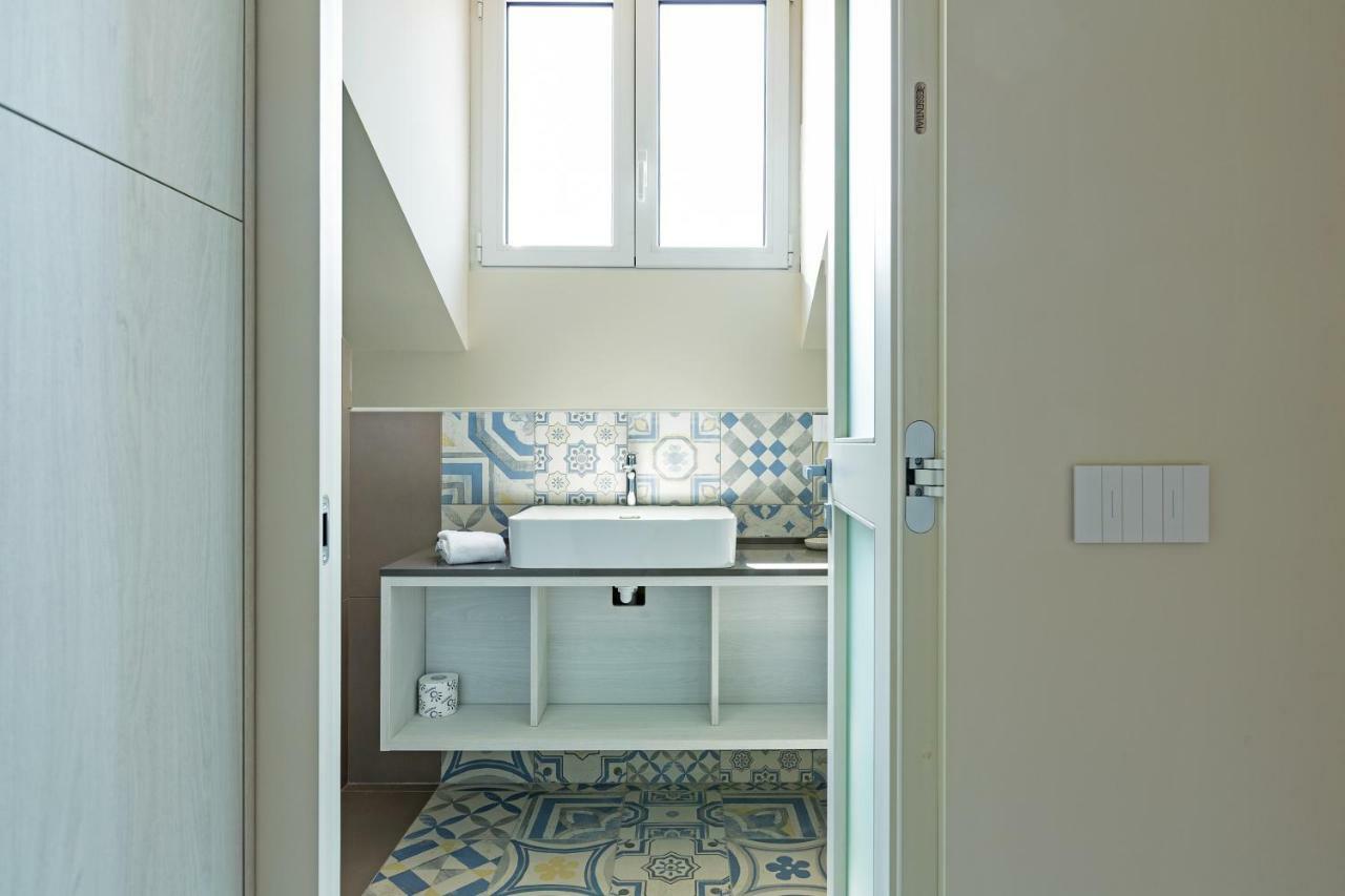 Renovated Penthouse Duomo & Via Torino Appartement Milaan Buitenkant foto