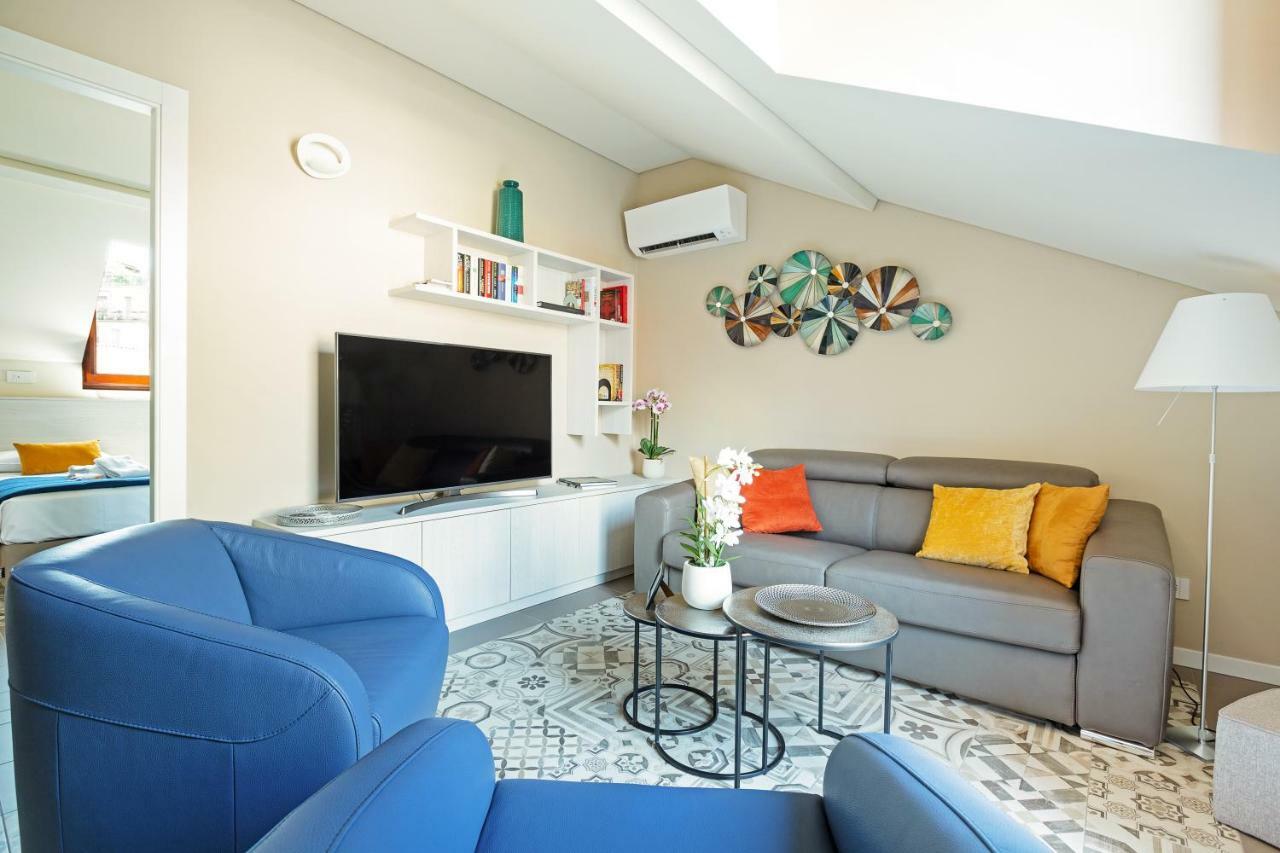 Renovated Penthouse Duomo & Via Torino Appartement Milaan Buitenkant foto