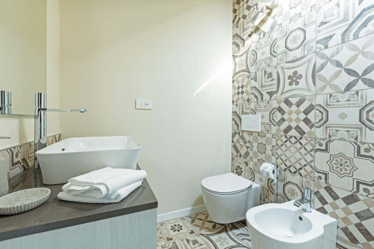 Renovated Penthouse Duomo & Via Torino Appartement Milaan Buitenkant foto