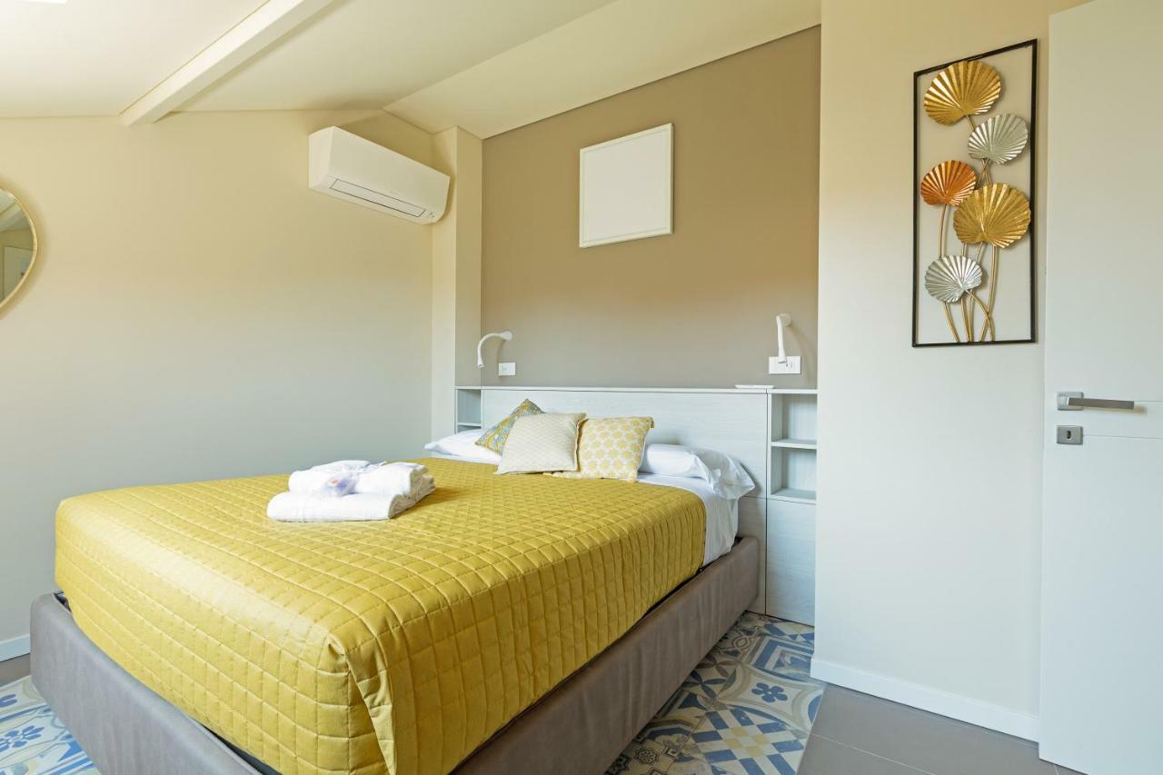 Renovated Penthouse Duomo & Via Torino Appartement Milaan Buitenkant foto